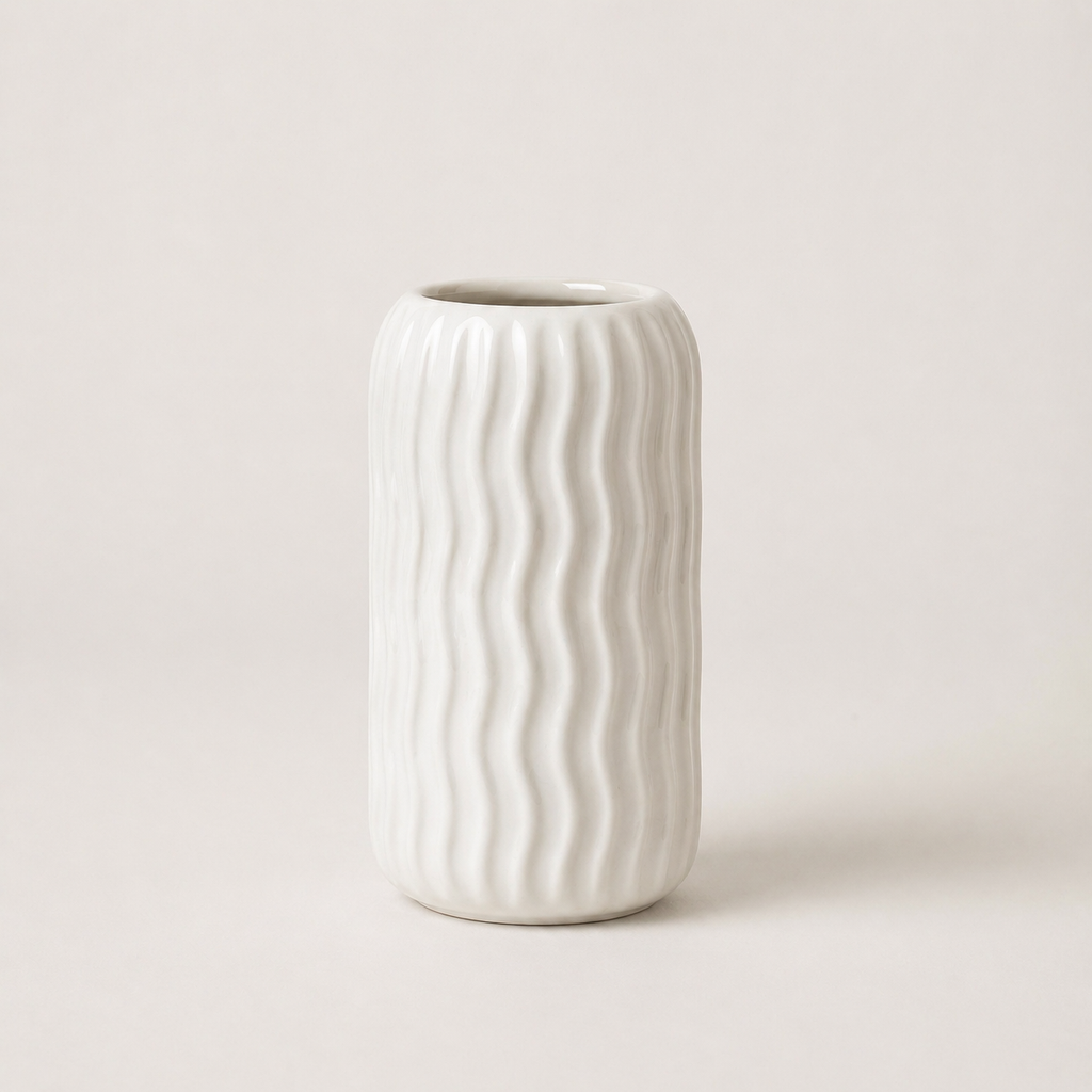 Vase en céramique ondulé